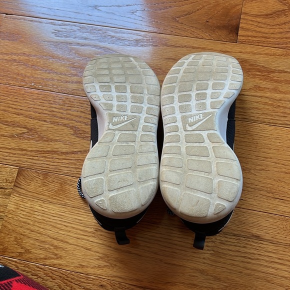 Nike Roshe - Picture 5 of 5